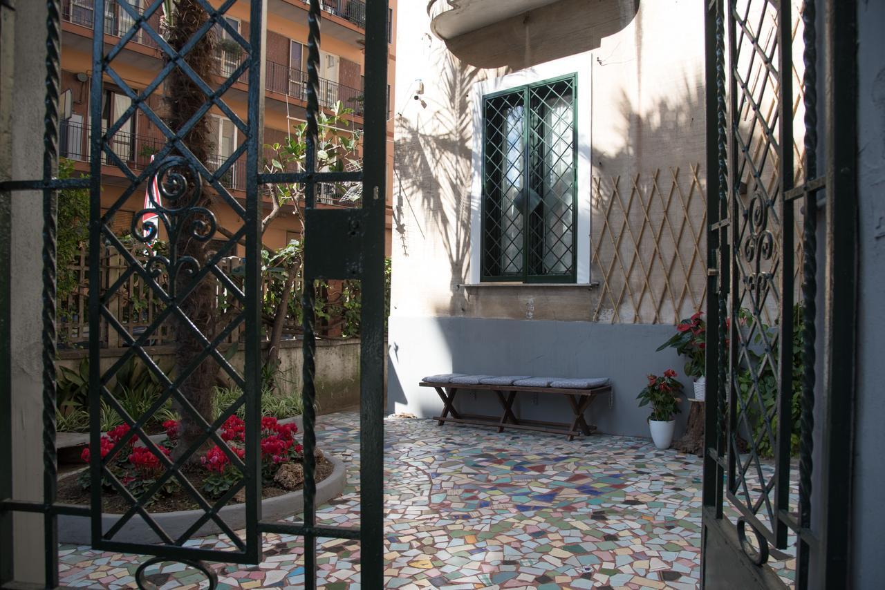 Villino Teresa Bed & Breakfast ซาแลร์โน ภายนอก รูปภาพ