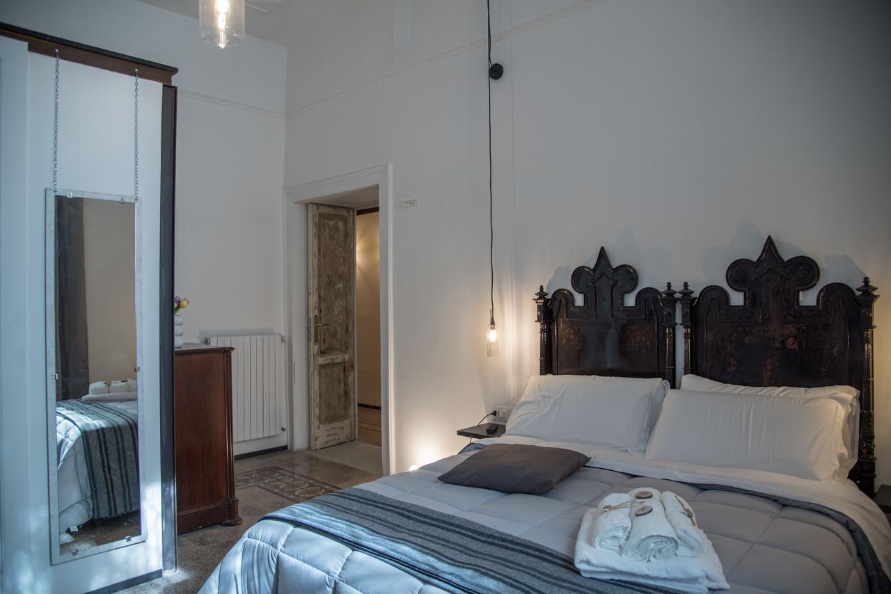 Villino Teresa Bed & Breakfast ซาแลร์โน ภายนอก รูปภาพ